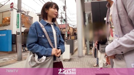 200GANA-2060 Serious softcore, first shoot. Hooked and got a pure and innocent girl from a craft shop while shopping in Harajuku with a reward. She wasn't really into AV filming, but she started to feel good when she began masturbating with an electric ma