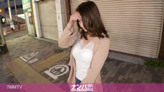 200GANA-2087 Serious soft on, first shoot. Found at 1334 Aoyamohoridori! "I haven't had sex this year" Beautiful married woman with sexless problems! Longing for skin contact, blooming in bed with someone other than her husband!