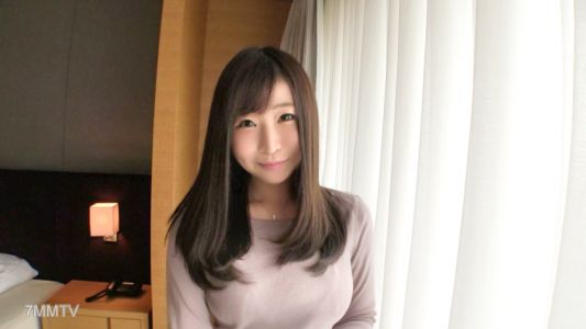 SIRO-4049 【First Time】【Beautiful Butt Bus Guide】A bus guide with a beautiful butt exuding sensuality. Pull aside her thong, insert into her wet pussy dripping with love juices... Amateur audition, first-time AV filming 125
