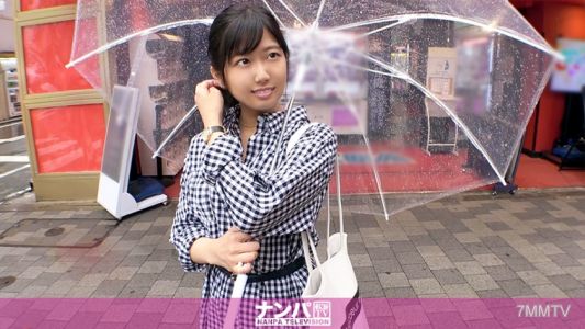 200GANA-2314 진짜 여자를 좋아하는 사람, 첫 촬영. 2015년 2월 비 내리는 아키하바라에서 내가 직접 우산을 부쉈다! 걱정해서 말을 걸어준 다정한 교토 사투리 미소녀! 그녀의 외로움을 이용해 접근해보자…？ 평소에는 차분하지만 기분이 좋아지면 목소리가 커지는 게 귀엽다♪