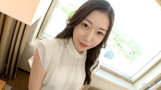 SIRO-4613 【First Time】【Fair Skin Nude】【Distort the Innocent Face】A slender, fair-skinned receptionist who seems demure. She writhes her thin waist and when she's penetrated deeply from behind, she screams out her orgasm.. Apply for AV online → AV Experien