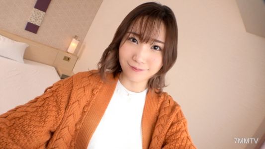 SIRO-4752 【初拍】【高挑纖瘦】【騎乘位激烈研磨】帶著清純外表和美麗長腿的圖書館接待員被發掘。在激烈的抽插中，讓她柔軟的肌膚紅潮不已，身體多次顫抖達到高潮… 網路申請AV→AV體驗拍攝 1729
