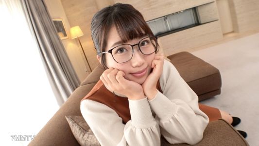 SIRO-4822 【初拍】【眼鏡女孩】【濃厚貪婪口交】看起來很認真，但卻連續射潮的敏感色情少女被發掘。陰莖不停地插入，達到極限後的激烈濕淋淋小穴，愛液不斷地流出… 透過網路報名AV→AV體驗拍攝 1782