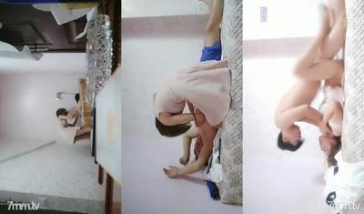 2021.9.27，【凡哥足療探花】，漂亮短髮小少婦，舔穴狂魔，黑森林中掰開蜜穴，一通狂吻，柳腰亂扭淫液四濺，激情啪啪勁爆