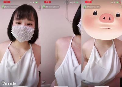 [Extreme Douyin ❤️Scarce Resources] The Latest &quotCrazy Douyin 4&quot Has A Large Scale Of Beautiful Women Without A Lower Limit. The Interior Is Naked And Vacuumed.