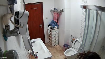 [Sex Leaks ❤️ Fat Uncle’s Cannon Room] Fuck The Addicted Red-lipped Girl, Fuck Half Of Her Boyfriend Cha Gang, Hide In The Toilet