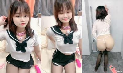 卡哇伊18鄰家小妹來襲!外表甜美活潑!學生情趣制服,浴室濕身誘惑