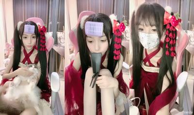 인기 녹색 방송 미소녀가 처음으로 바다에 갔다! 트윈 포니테일의 청순한 외모! 70kg이 넘는 몸집이 작은 몸, JK 복장의 흰색 스타킹, 유리 막대 딜도가 번갈아 가며 나타납니다.