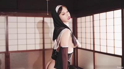 【極品女神❤️巨乳淫娃】絕美爆乳夢幻女神『辛尤里』首部大口爆 各種爆操滿足美麗修女的淫欲