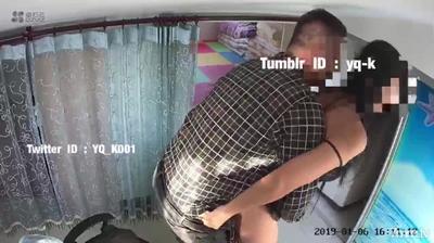 【최신 ❤️Sex Leak】Twitter Cuckold God YQ는 그의 걸작을 유출하지 않았습니다. 아내는 늙은 배관공 남자를 유혹하기 위해 검은 실크 거즈 잠옷을 입고 노인은 어쩔 수 없습니다