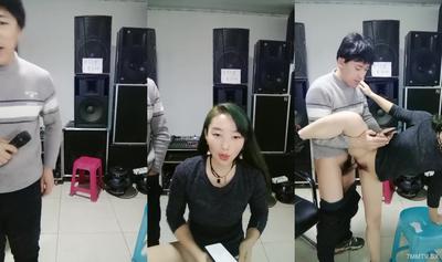 大哥的女人叫大嫂，工作室內跟騷逼大戰，唱歌互動狼友調情，口交足交