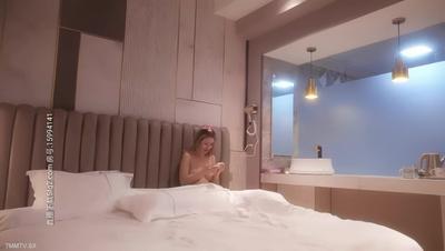 【AI畫質增強】2020-07-25【午夜尋花】約了個黃發嫩穴妹子TP啪啪，脫掉調情