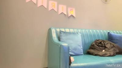 2023-4-12 【薄猿さんの探検】スカートをたくし上げてベランダに寝そべりツボを触る短髪の童太梁の妹