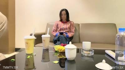 2023-4-2 [スレンダーモンキー氏の訪問] 良き家庭の妻と若い女性が現場に戻り、ジーンズを脱いで穴を触り、ハイヒールを履いて爆発する