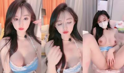 究極の衝撃ネットセレブ美女！見事なボディピンク！ Tバックを脱いでマンコに触れる