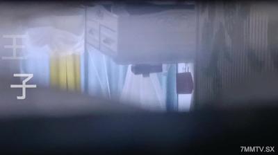 【호텔 문에서 몰래 촬영】졸업생과 그녀의 남자 친구는 큰 S처럼 보이는 여주인을 사랑하고 섹스합니다.