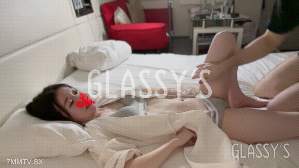 fc2-ppv 4701919 #25 일본 초 귀여운 슬렌더 미녀와 대량 쾌감 생삽입 SEX│GLASSY'S