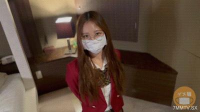 FC2-PPV 4617668 本物十八歲畢業紀念，讓她AV出道了 IMEDAMAFC2