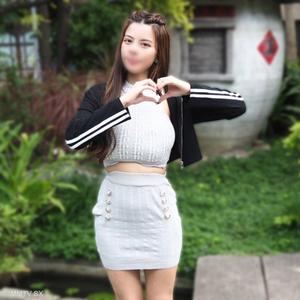 fc2-ppv 4856445 【Over 100k Followers】Famous Japanese Lover Influencer! Enjoy the ultimate neckline 