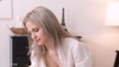 fc2-ppv 4886421 【Unedited】Petite slender blonde girl. Massage like a men&quots esthetic salon with intense aftercare included. High-quality present with reviews | FC2 Electronic Market