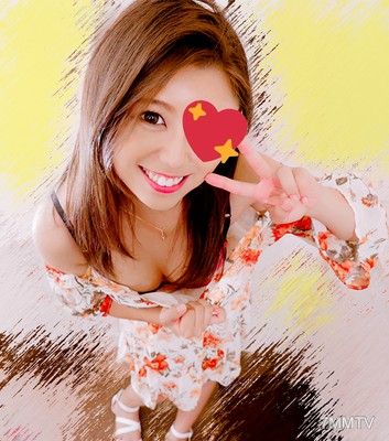 FC2-PPV 927039 【Personal Photography】Emi, JD"s classmate and my sister"s age-mate, is a cute 19-year-old girl with a sparkling smile and a petite body at 149cm! Her first hidden-camera experience has her lifting her hips and squirting profusely in an orga