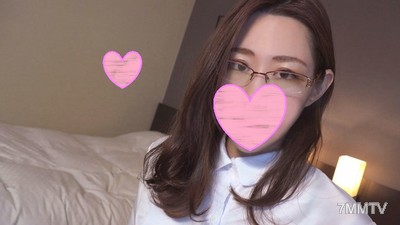 fc2-ppv 1198166 戴眼鏡的女老師 下班後穿著衣服三P性交 大量內射！ ★個人拍攝★附贈品