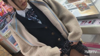 fc2-ppv 1212930 【個撮】縣立普通科①純潔的白皙少女。在遊戲中心從曝光開始，到酒店被玩弄身體