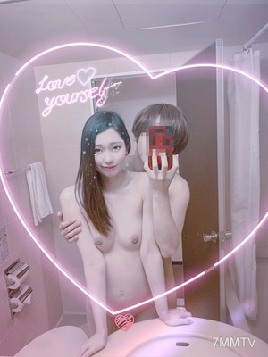 fc2-ppv 1260004 【Young Face, God Ass】18-year-old schoolgirl loves older men! Her clit and nipples feel good ×2 as a cock as thick as her wrist is screwed in. She squealed in pink voice from her first cervical orgasmｗｗｗ【Amateur Self-Filmed】