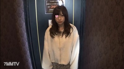 FC2-PPV 1316094 【Pointless First Shoot】Ami, a 19-year-old apparel store clerk, confused by her first-ever orgasm! Caught on camera!! 【Self-shot】