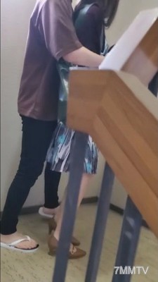 fc2-ppv 1416591 【個人】浪費家的美麗妻子。即使喊叫反抗並且不願意，還是在臥室裡被兩根別人的陽具內射
