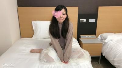 fc2-ppv 1577152 初次拍攝的女●生❤️只有經歷過一個人的經驗♪幼小的身體上有未處理過的陰毛❤️這是第一次拍攝插入，也是第一次中出！【個人拍攝】