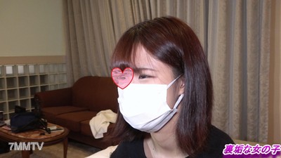 fc2-ppv 1681237 【個撮 臉露】No.54 美櫻小妹21歲，被大量內射「好危險，真的被射了……」完整版