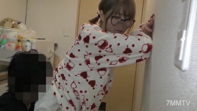 fc2-ppv 1745198 【無・禁止個人拍攝・內射・期限限定400點折扣】在家裡被插入異物和陰莖並進行內射的20歲專業學生