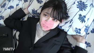 fc2-ppv 1888207 地方電視台主播的偶像級美少女由美子。穿著不習慣的招聘套裝，生硬插入到極限。從小小的陰道中大量噴潮和兩次大量內射。
