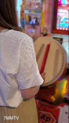 fc2-ppv 2035621 【Leaked】Re: The junior with fair skin and great tits is sensitive. I took her to my room, but forgot the condom, so I just came inside her!
