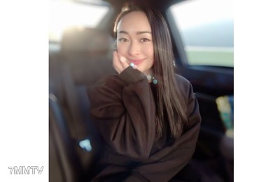 fc2-ppv 2671819 附近有這樣的太太嗎？漂亮的美麗惡魔妻子與白天在車內通姦…鮮紅色口紅非常適合她那淫蕩的臉，猛烈地大量射精