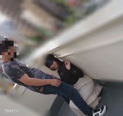 fc2-ppv 2900378 【個人】我家孩子的體驗保育園的母親在監護下。用眼罩帶走到屋頂上服務，直到接送時間都被迫在家裡進行強制內射。特典9分鐘