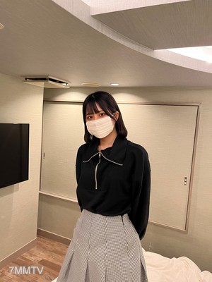 fc2-ppv 2908113 18-year-old virgin beautiful girl Ranachan and out-of-promise in-the-vagina sex. Although no face shown, she enjoys it and removes the mask to show her orgasm face at the end.