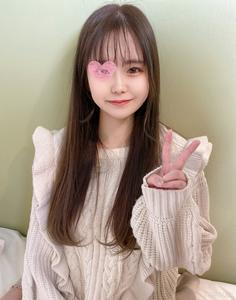 fc2-ppv 3262500 A fair-skinned girl with a cute smile and an animal-like personality. For her first time, she does internal ejaculation in an AV shoot as a present for the man she likes.