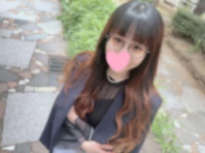 fc2-ppv 3806409 ※Showing face※【Unedited】【First time】A stylish glasses girl with a minimal body. Her mouth/ nipples are lewdly twisted and turned, becoming aroused. A giant cock like a sausage is deeply sucked!