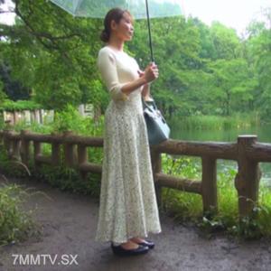 fc2-ppv 3977322 最高色情又可愛的清純太太，每天都想做愛而心痒難耐，看到勃起的陰莖就開心得停不住笑。「裡面…射在裡面好嗎…十年沒有了…所以…我要♡」【三日折扣】