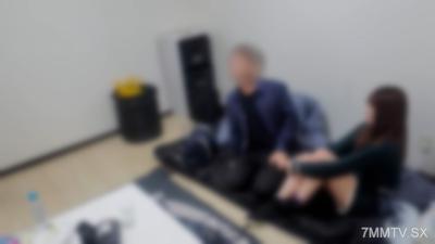 FC2-PPV 4348319 帰宅部美形ギャル自宅に連れ込み生ハメ外出しの約束を破り… {