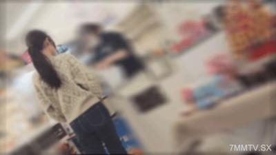 FC2-PPV 4434321 【Personal】A petite, slender young wife who resembles Atsushi Maeda living in a high-rise apartment. She boasted about her good life and ended up with debts, leading to her escape. After catching her, she was pinned down on the bed at home