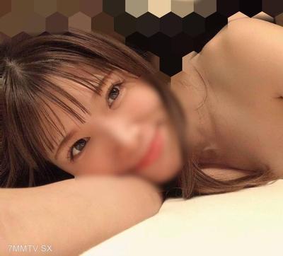 FC2-PPV 4503307 風格絕佳的美女小姐在被射精時打電話給男友，並進行串刺拍攝【露臉特別版評論附贈品】