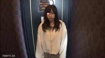 FC2-PPV 4549326 【無・個撮】激カワ素人スレンダーボディ♡人生初イキに困惑！！ハメ撮り【特典で高画質】 {