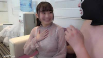 fc2-ppv 4569259 【初撮り／２発射】童顔でカワイイ顔の１８歳Ｇカップカフェ店員。 ふわふわで包み込まれる色白ボディ。キツくて締りの良いマンコに中出し。 {